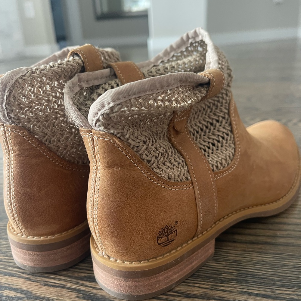 Women’s Timberland Size 9 booties